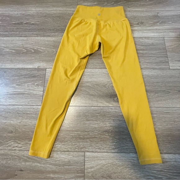 Buffbunny - Picture 3 of 4